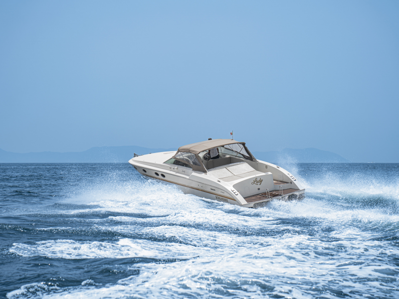 Luxury yacht charter